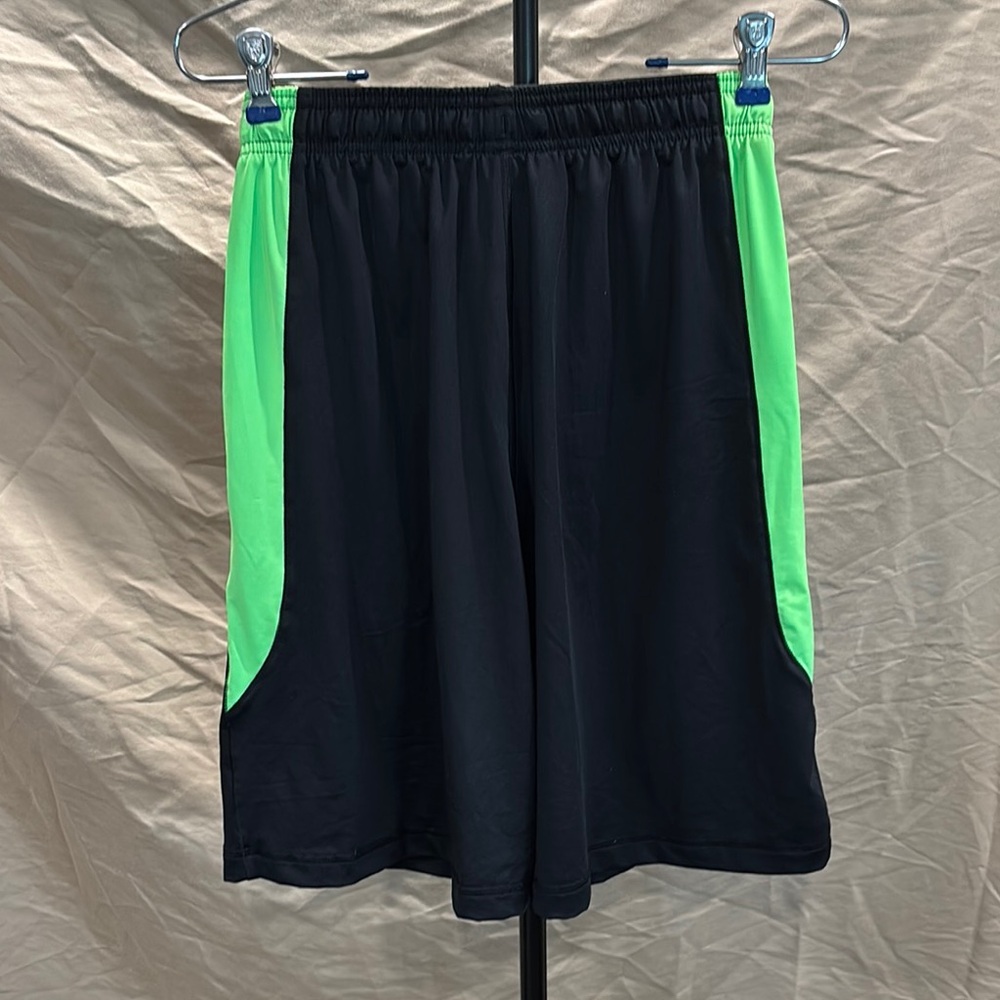 Under Armour Black and Green Athletic Shorts Lightweight Performance - Picture 4 of 5